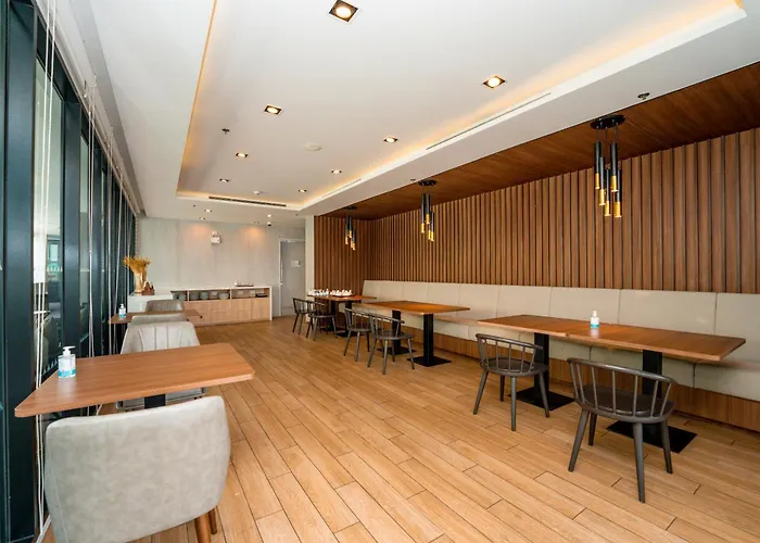 Amanta & Sathorn