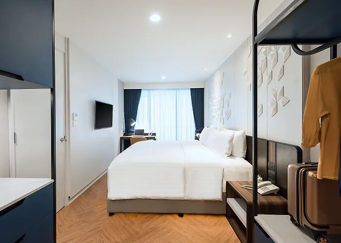 Amanta & Sathorn 4*