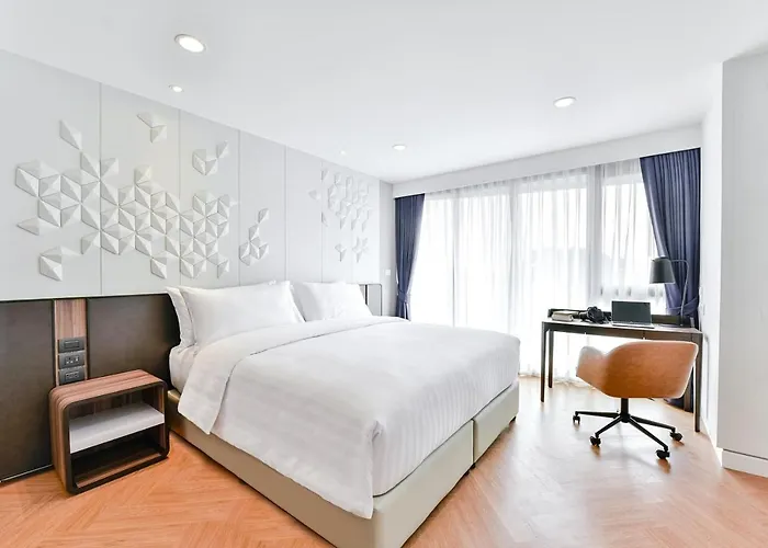 Amanta & Sathorn Hotel 4*